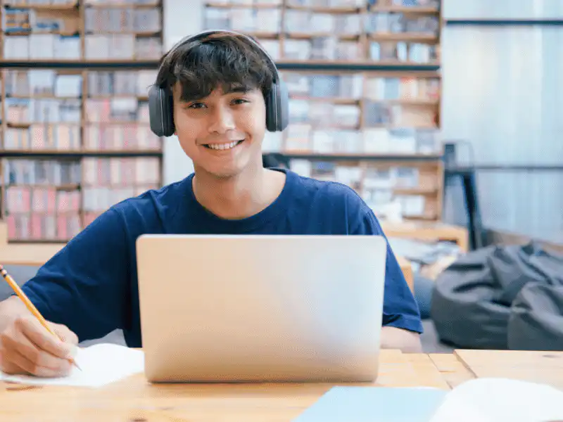 באיזה גיל הכי קל ללמוד אנגלית